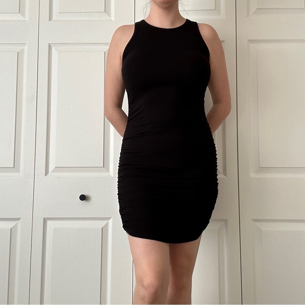 Black ribbed ruched bodycon dress